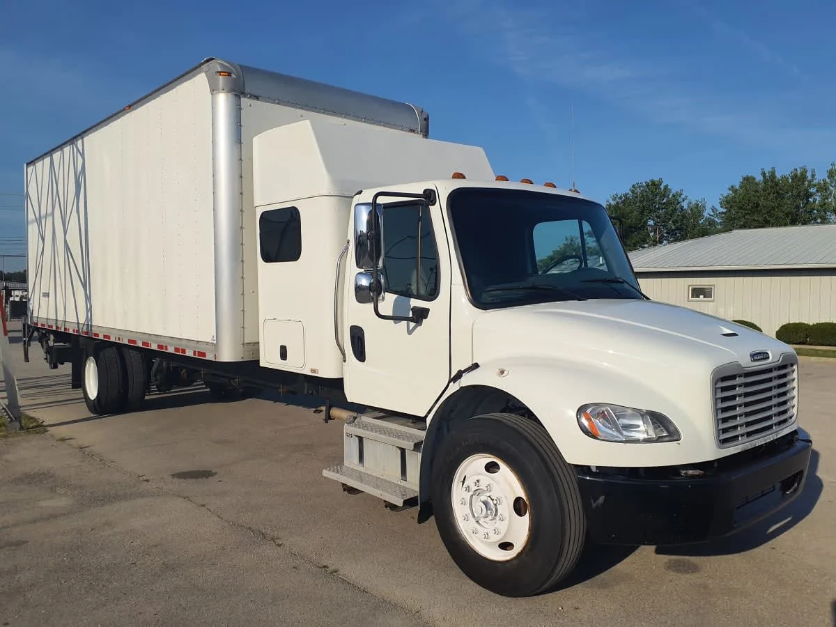2023 Freightliner M2 106 in Indianapolis, IN — photo 3