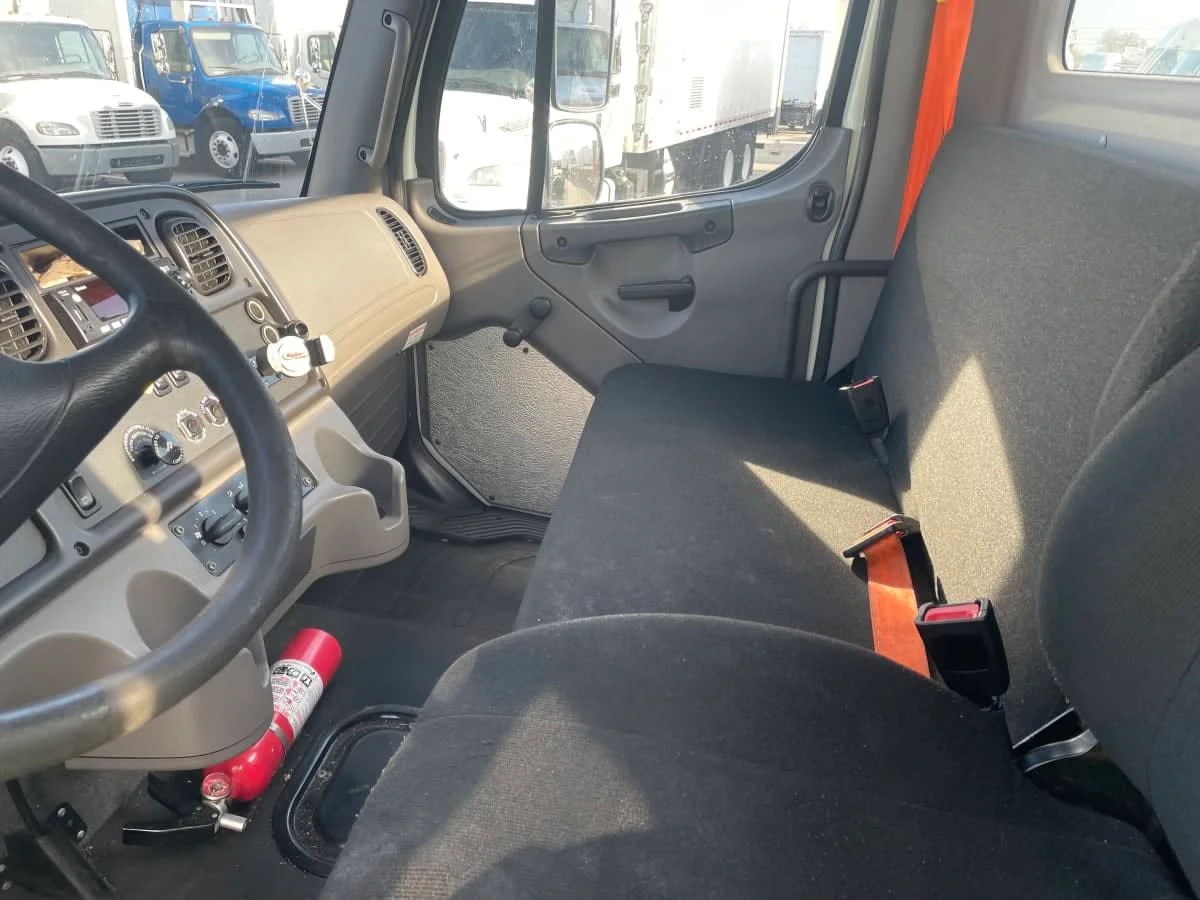 2020 Freightliner M2 106 in Beltsville, MD — photo 7