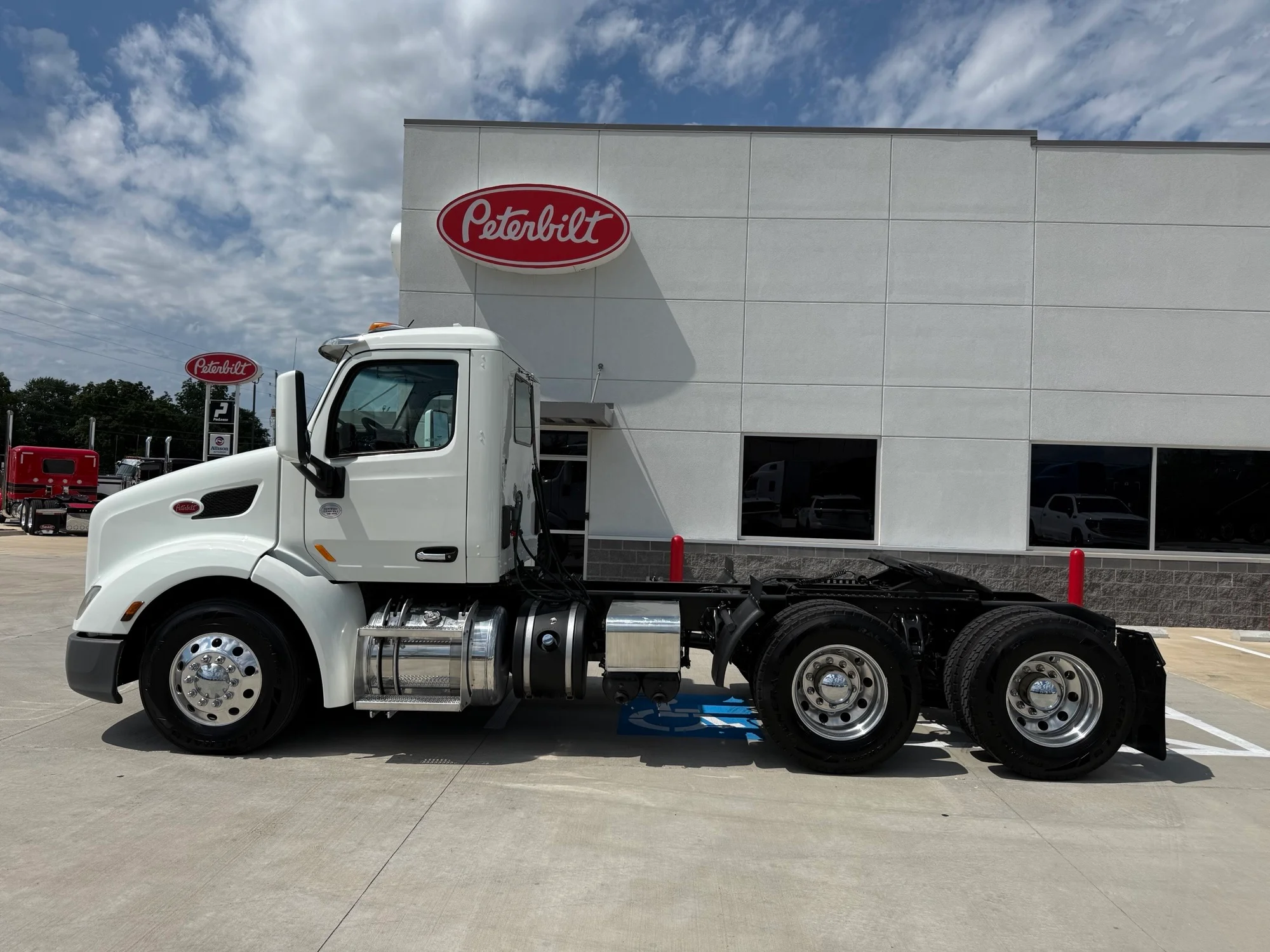 2021 Peterbilt 579 in Lowell, AR — photo 2