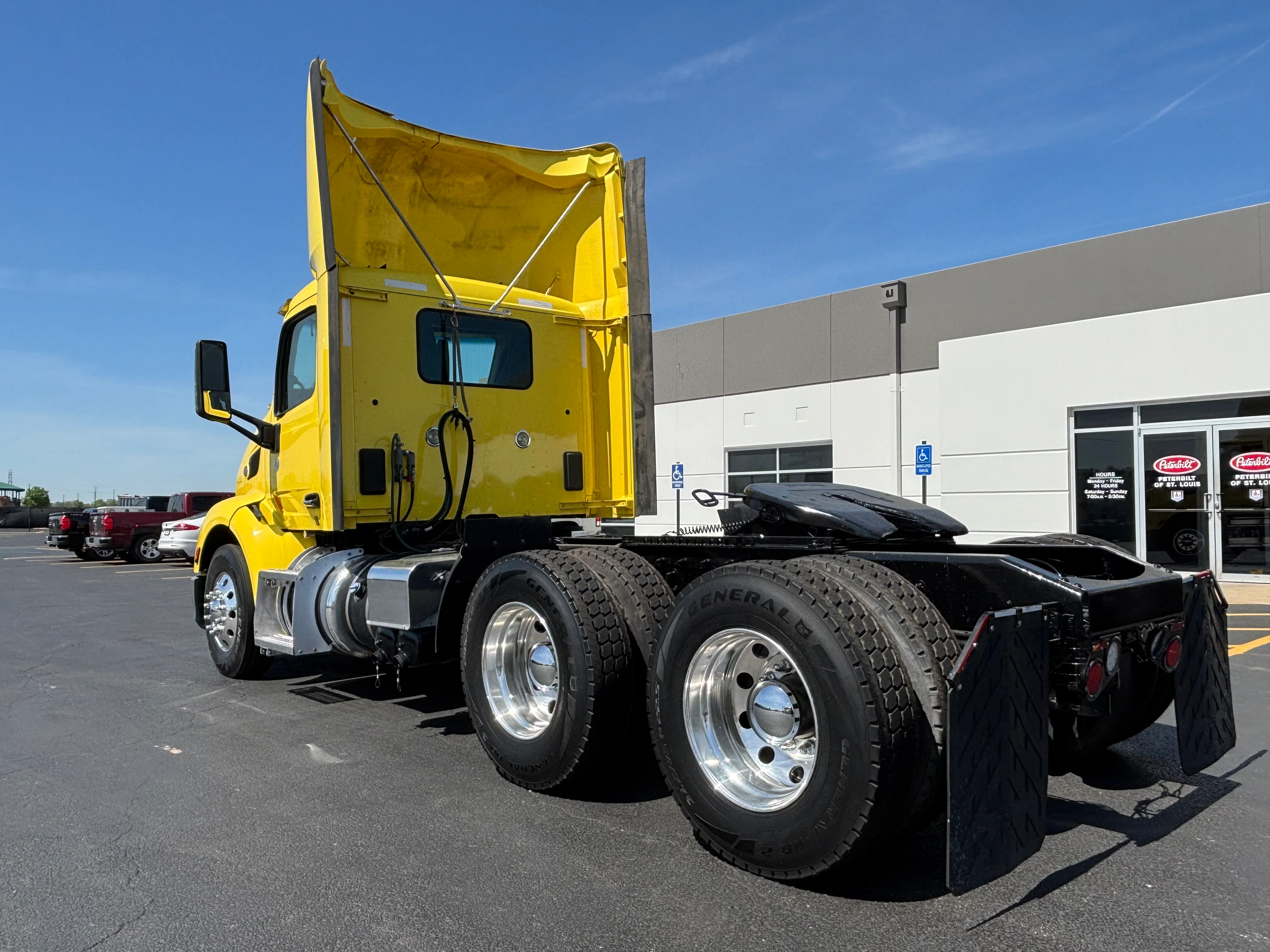 2021 Peterbilt 579 - image 5