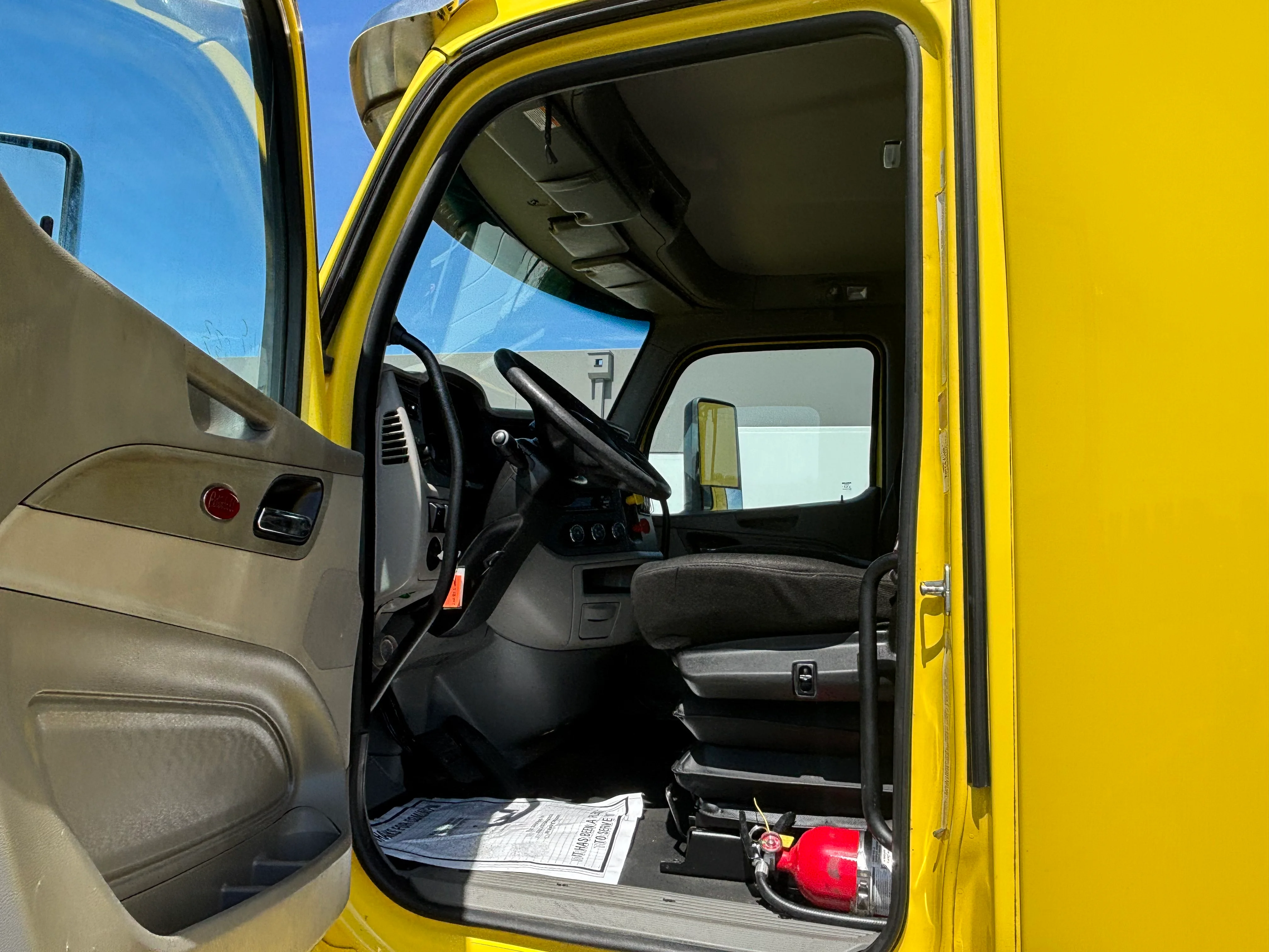 2021 Peterbilt 579 - image 14