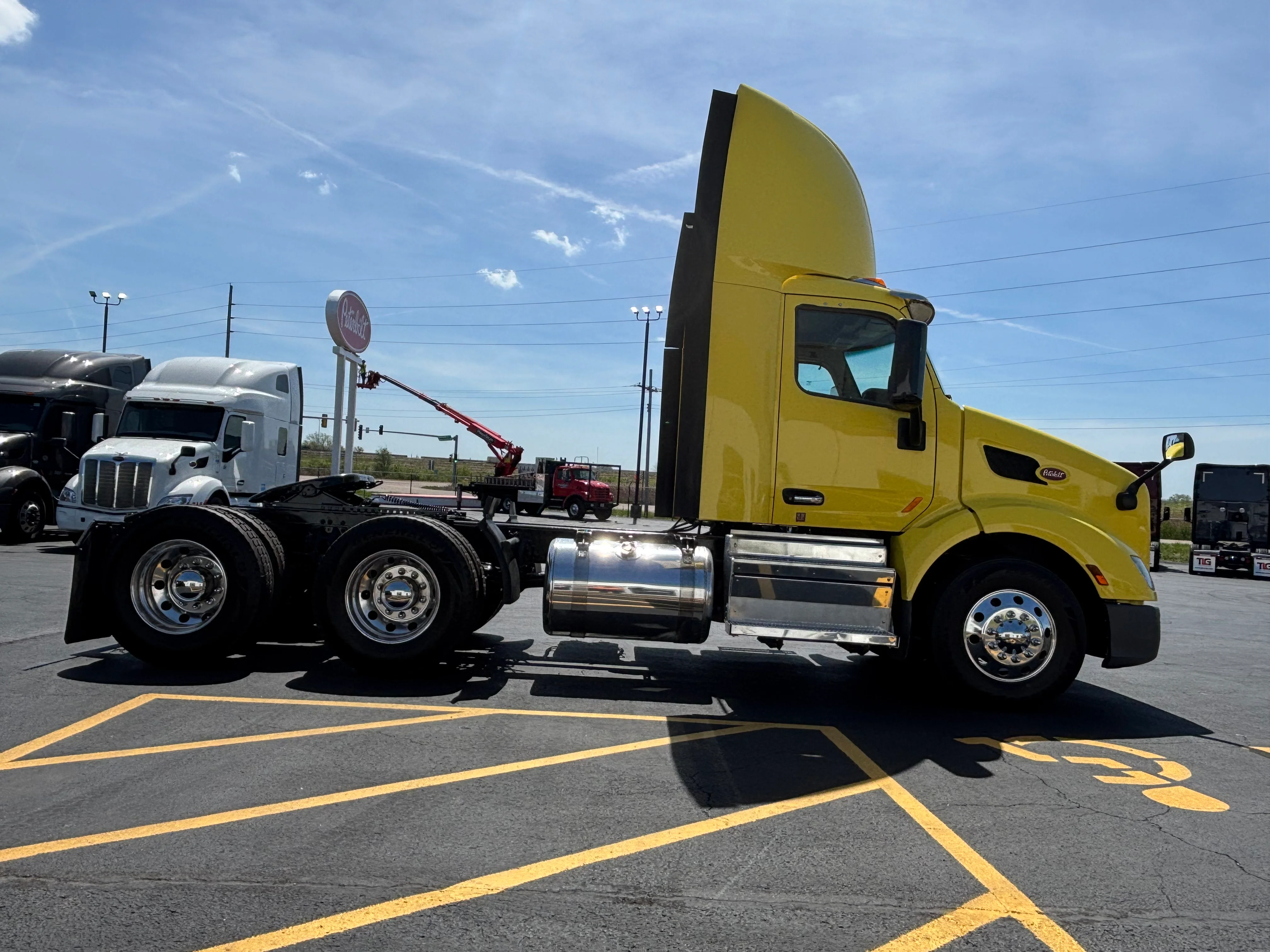 2021 Peterbilt 579 - image 10