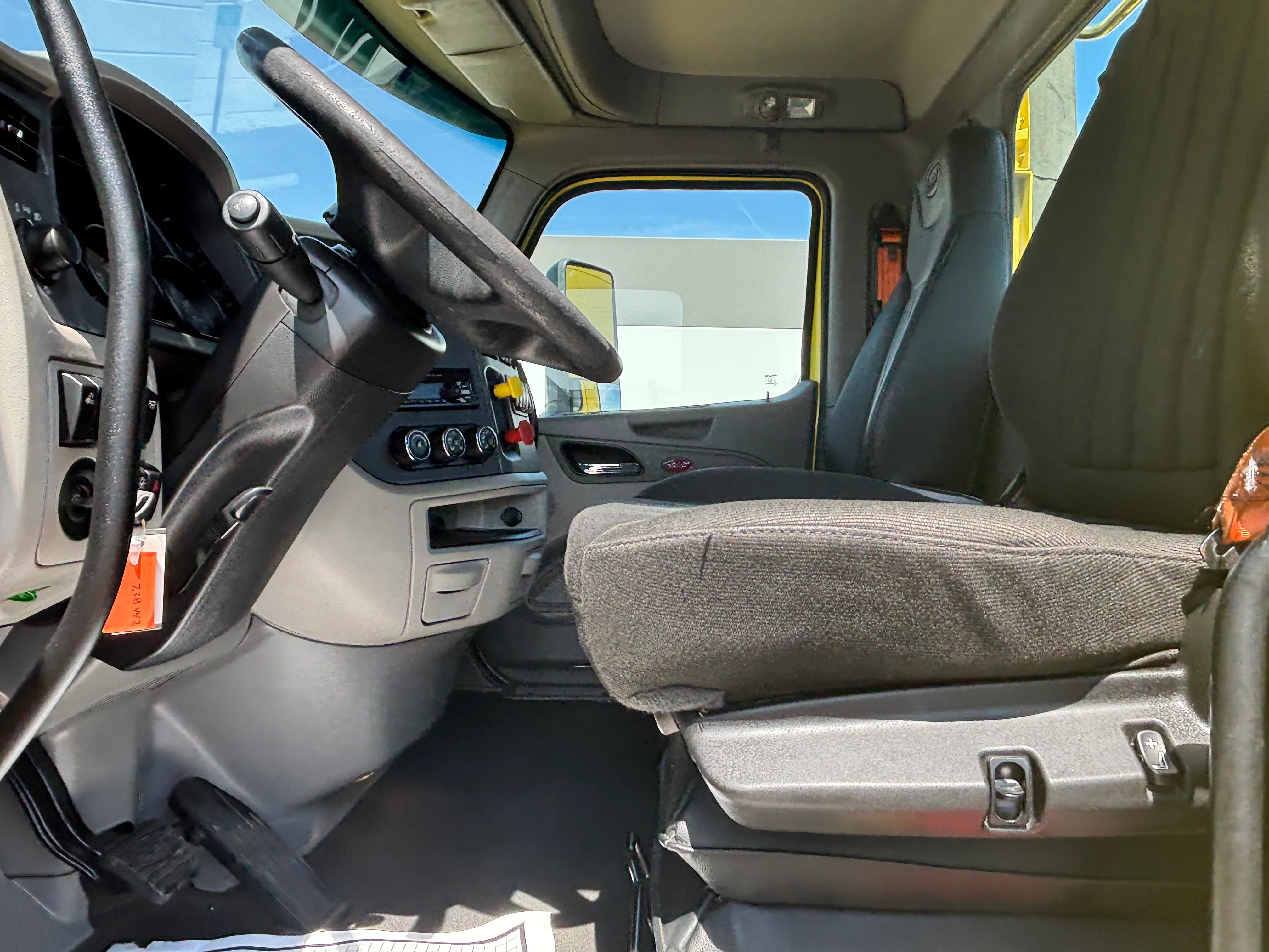 2021 Peterbilt 579 - image 15