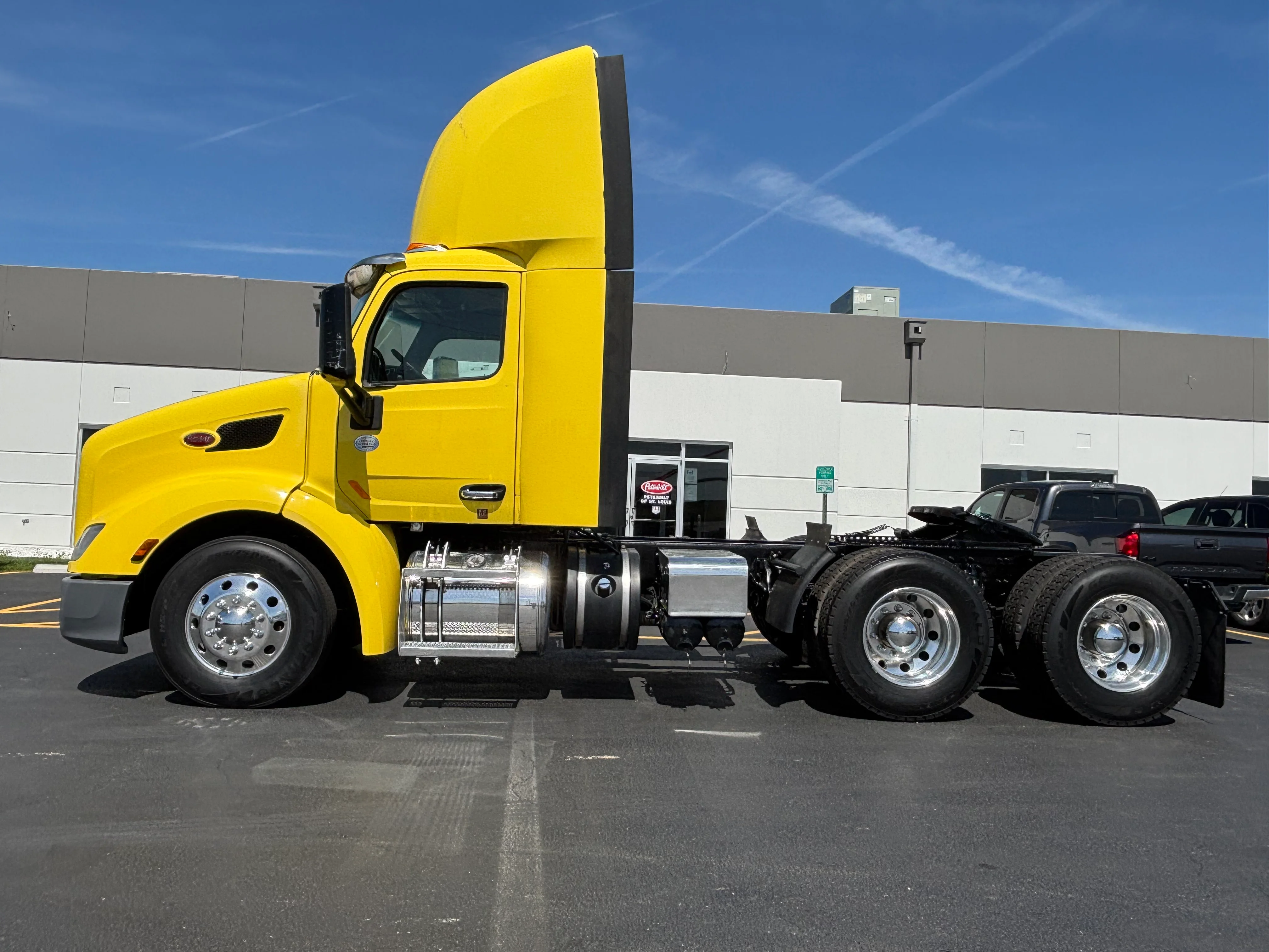 2021 Peterbilt 579 - image 4