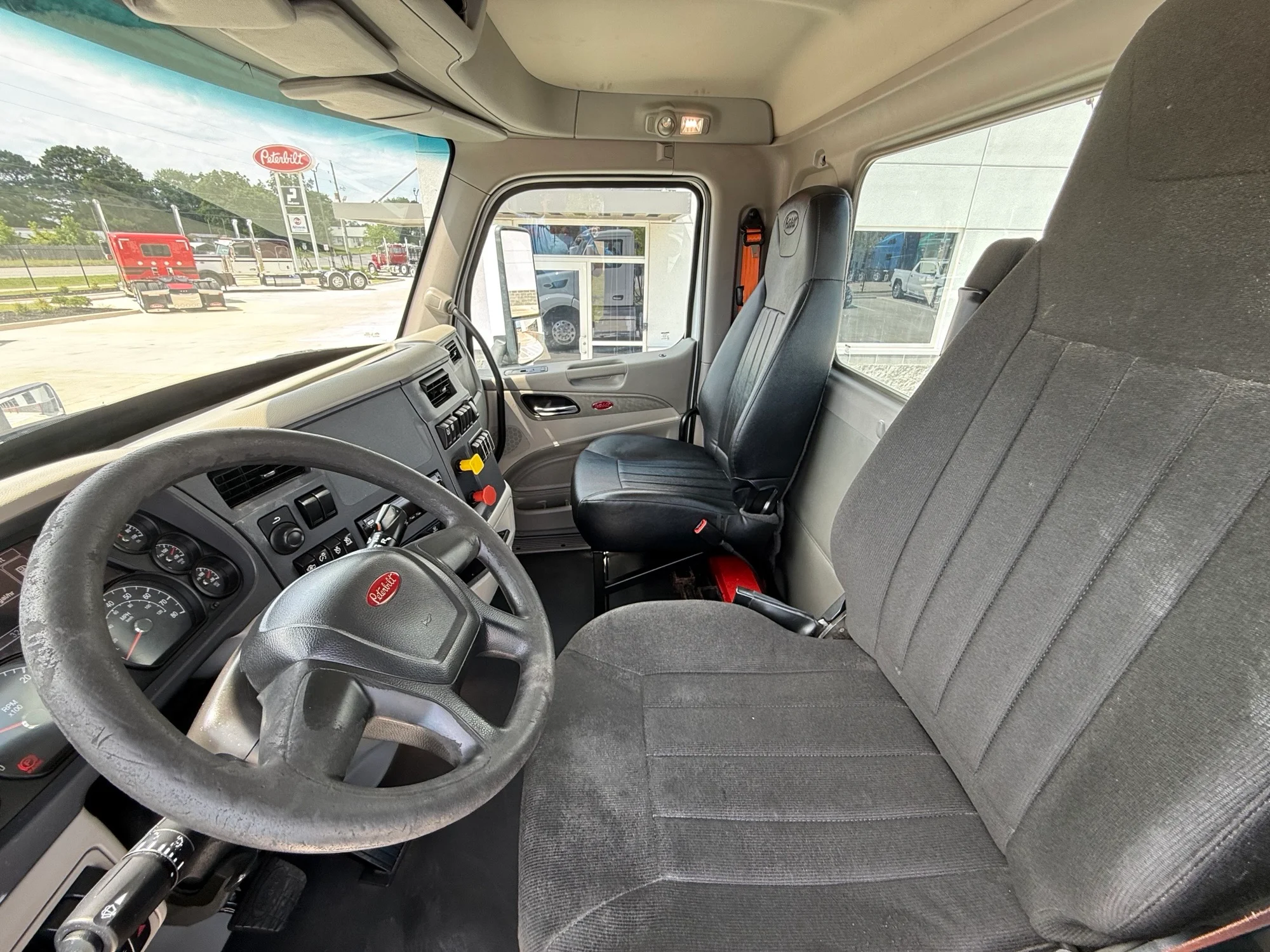 2021 Peterbilt 579 in Lowell, AR — photo 11