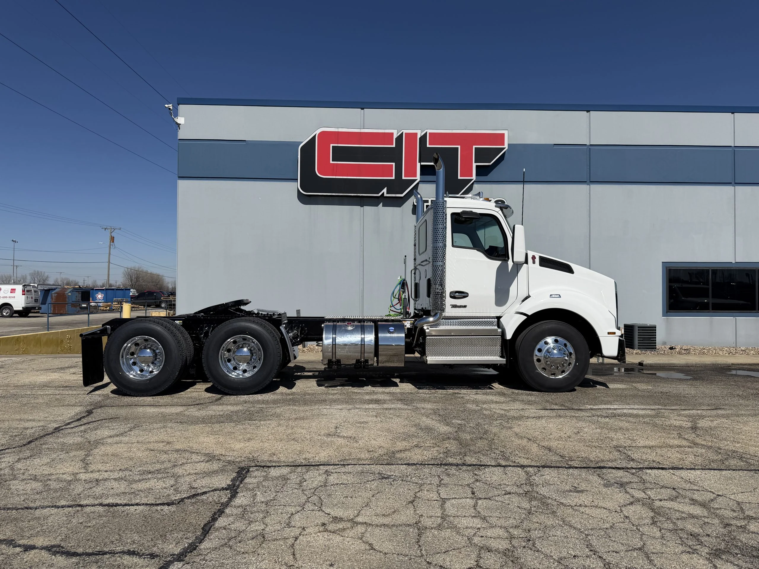2027 Kenworth T880 - image 4