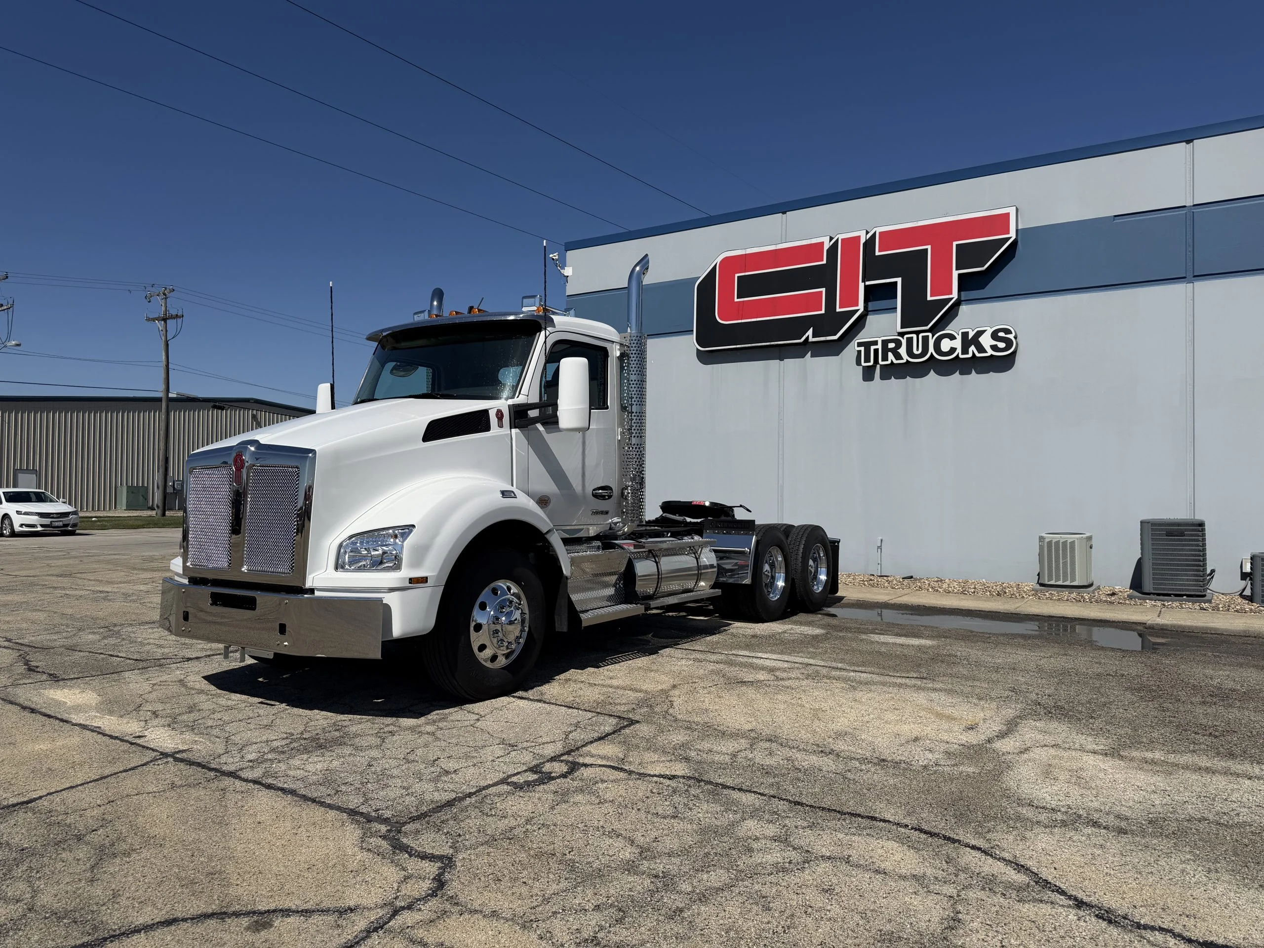 2027 Kenworth T880 in Springfield, IL