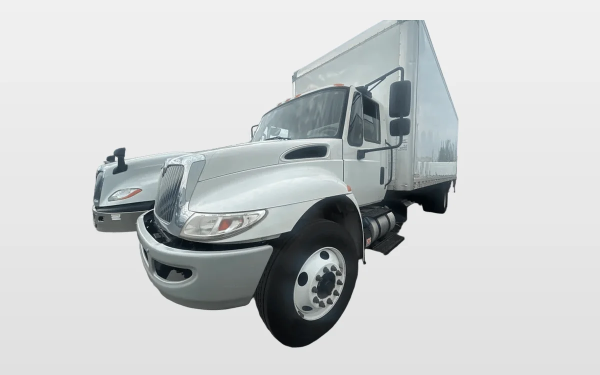 2018 International 4300 - image 1