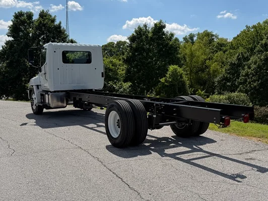 2027 Hino L6 in Springfield, MO — photo 13