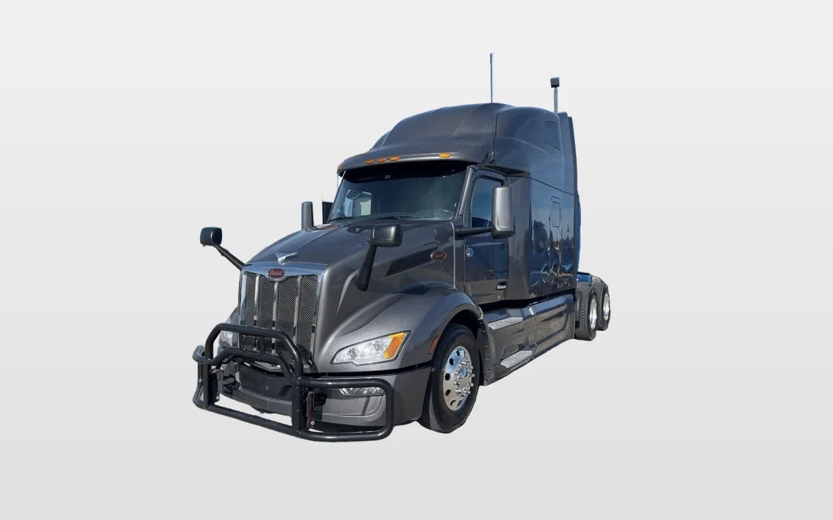 2023 PETERBILT 579 - image 1