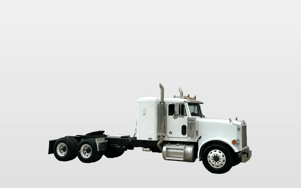 2004 Peterbilt - image 1
