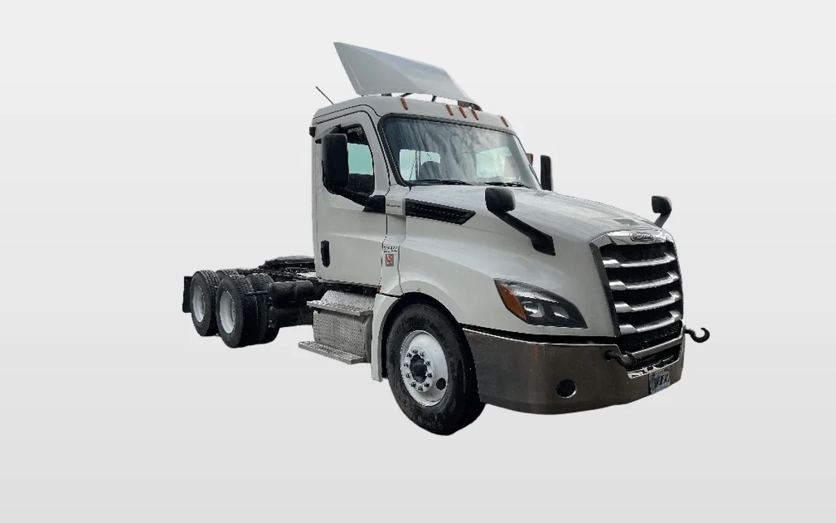 2019 Freightliner Cascadia - image 1