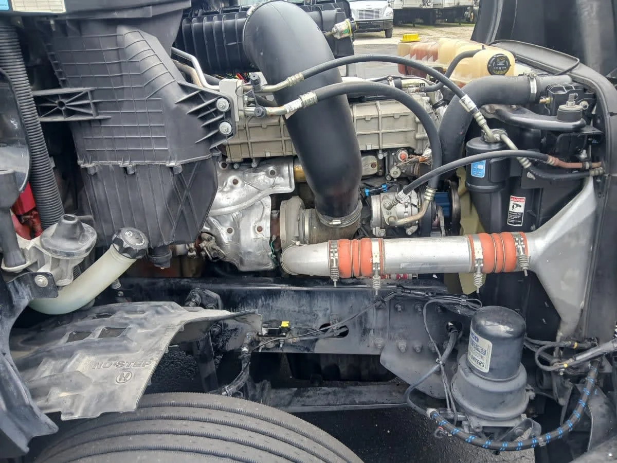 2020 Freightliner Cascadia in Jacksonville, FL — photo 9