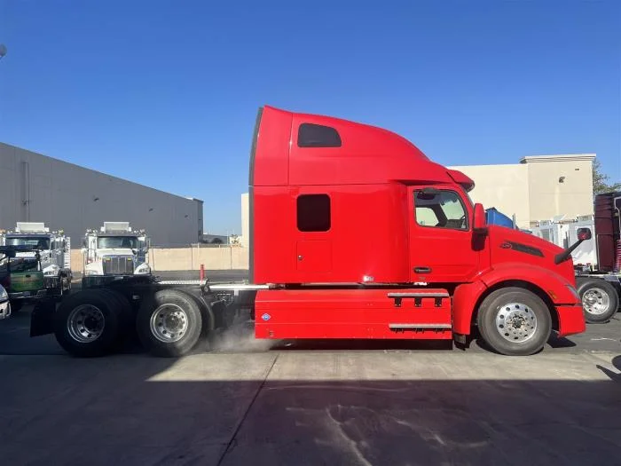 2024 Peterbilt 579 in Sylmar, CA — photo 15