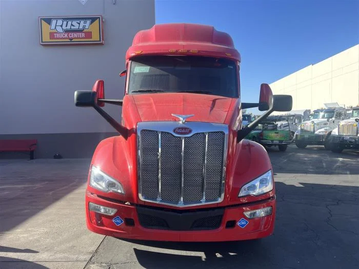 2024 Peterbilt 579 in Sylmar, CA — photo 13