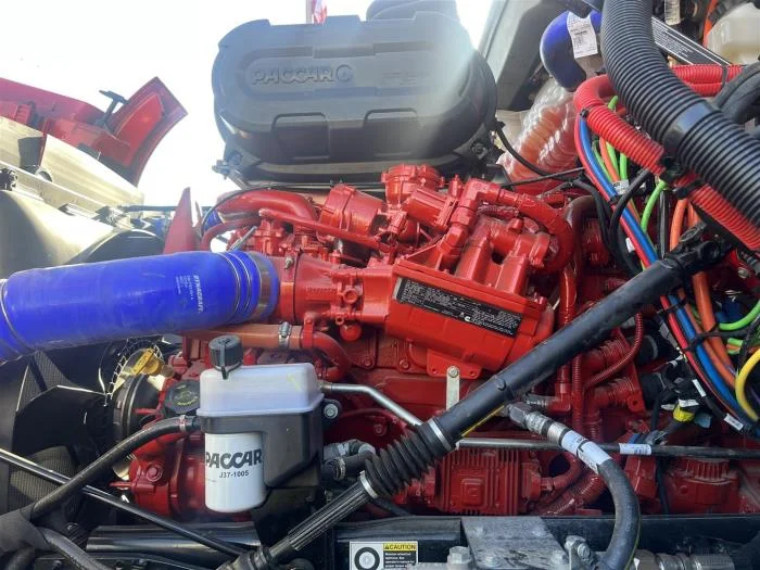 2024 Peterbilt 579 in Sylmar, CA — photo 4