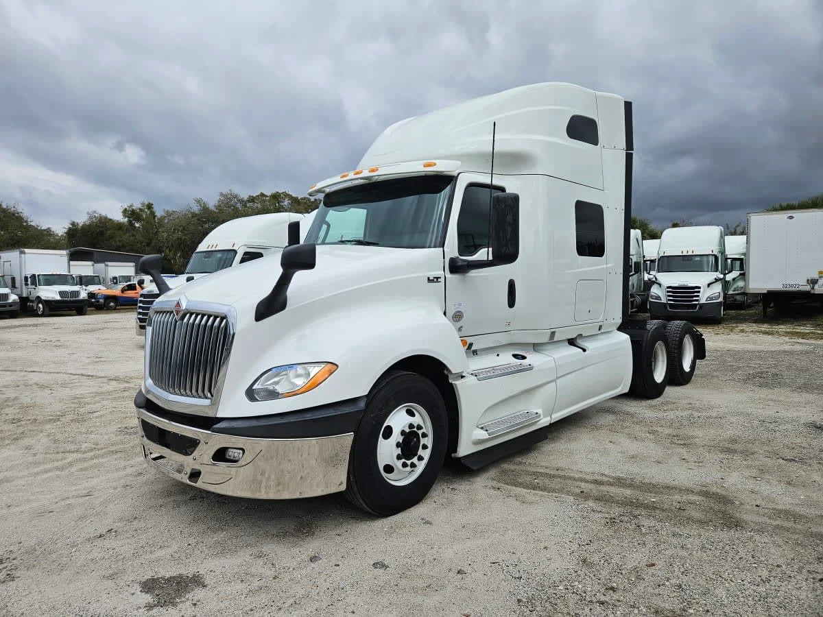 2020 International LT in Orlando, FL