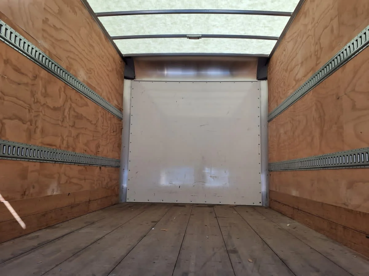 2019 Isuzu NPR - image 8