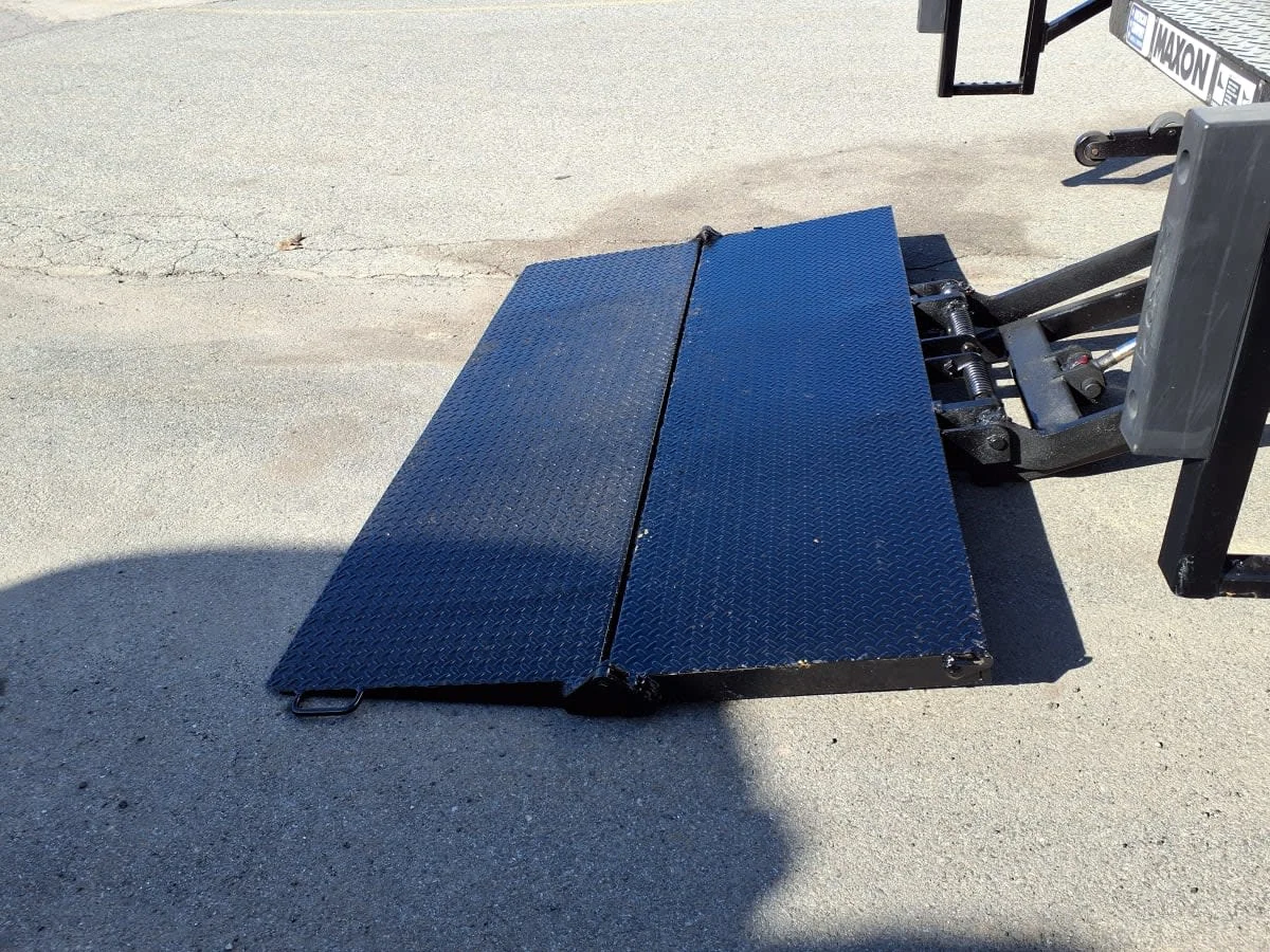 2019 Isuzu NPR - image 12