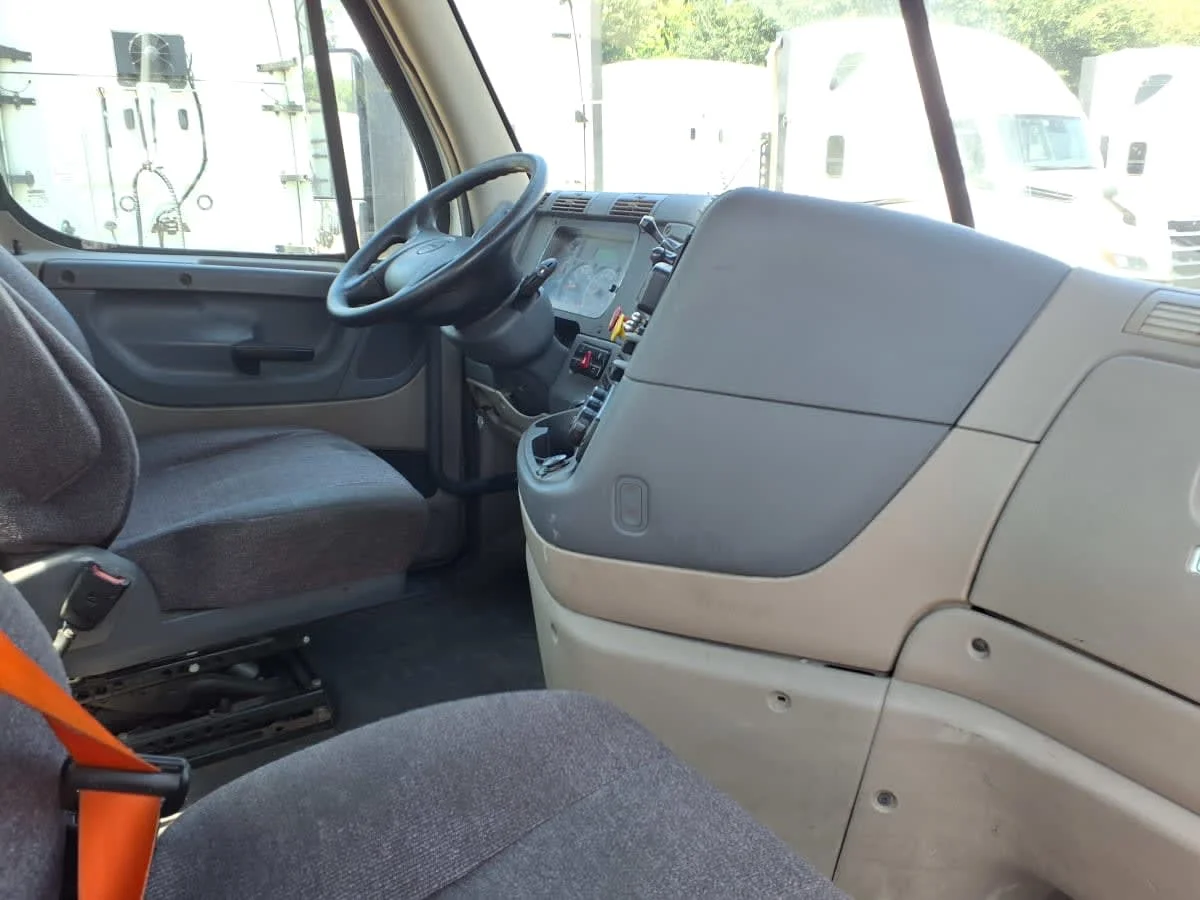 2019 Freightliner Cascadia in Houston, TX — photo 9