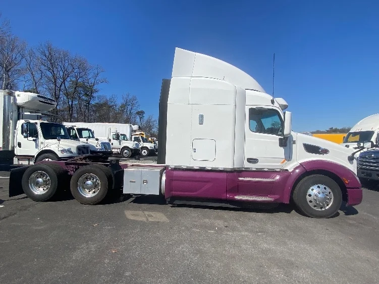 2020 Peterbilt 579 - image 8