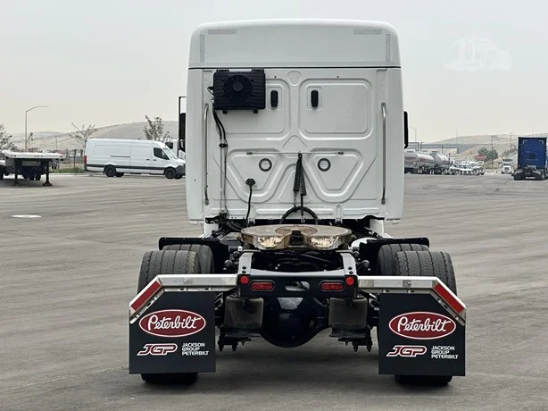 2025 Freightliner Cascadia in Boise, ID — photo 5