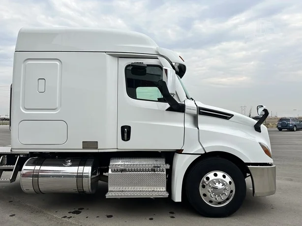 2025 Freightliner Cascadia in Boise, ID — photo 9