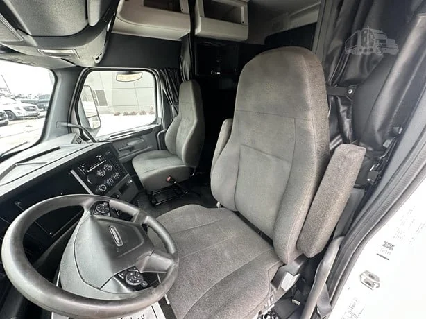 2025 Freightliner Cascadia in Boise, ID — photo 34