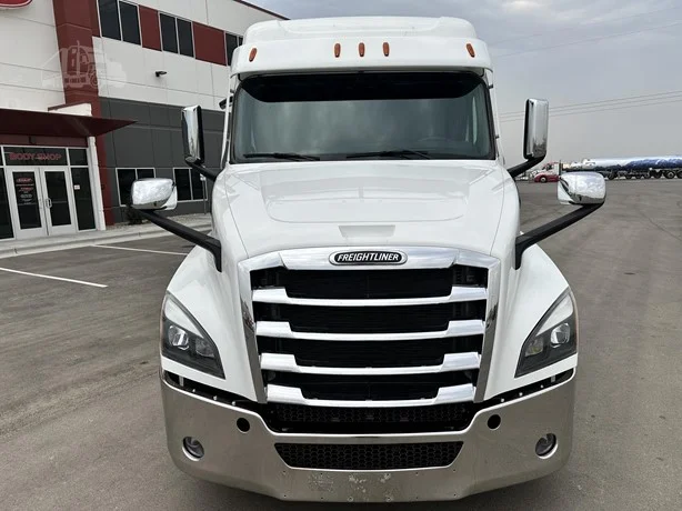 2025 Freightliner Cascadia in Boise, ID — photo 11