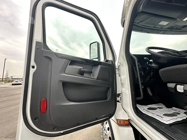 2025 Freightliner Cascadia in Boise, ID — photo 32