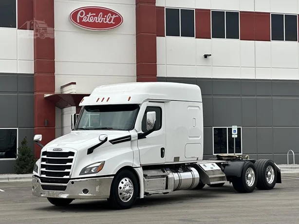 2025 Freightliner Cascadia in Boise, ID — photo 2