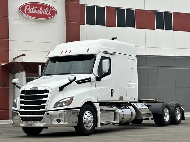 2025 Freightliner Cascadia