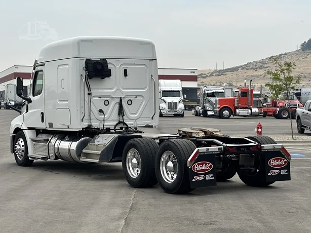 2025 Freightliner Cascadia in Boise, ID — photo 4