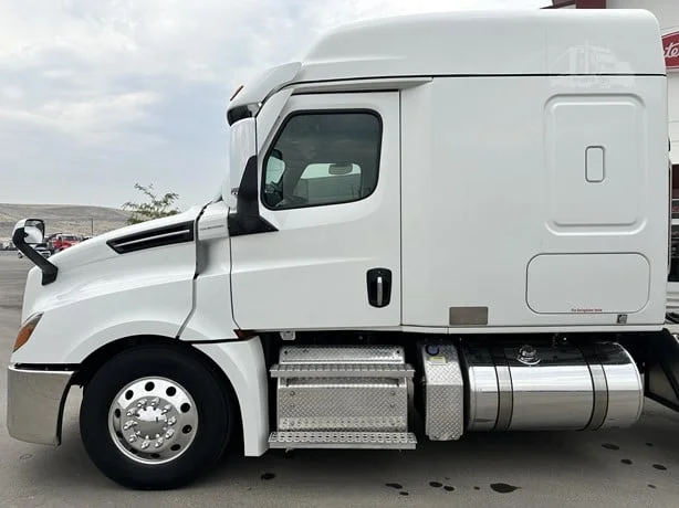 2025 Freightliner Cascadia in Boise, ID — photo 13