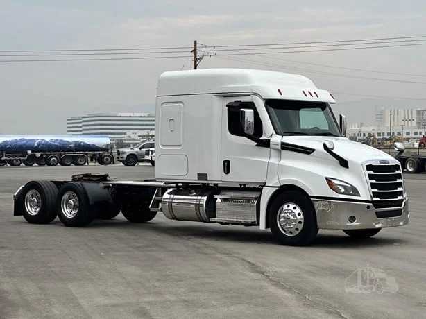 2025 Freightliner Cascadia in Boise, ID — photo 8