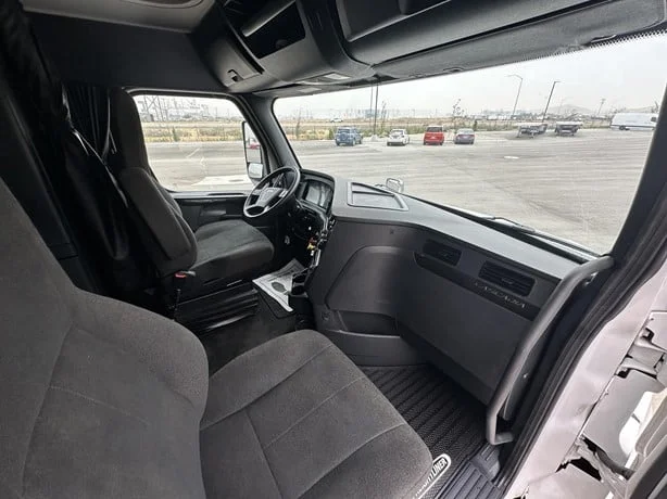 2025 Freightliner Cascadia in Boise, ID — photo 39