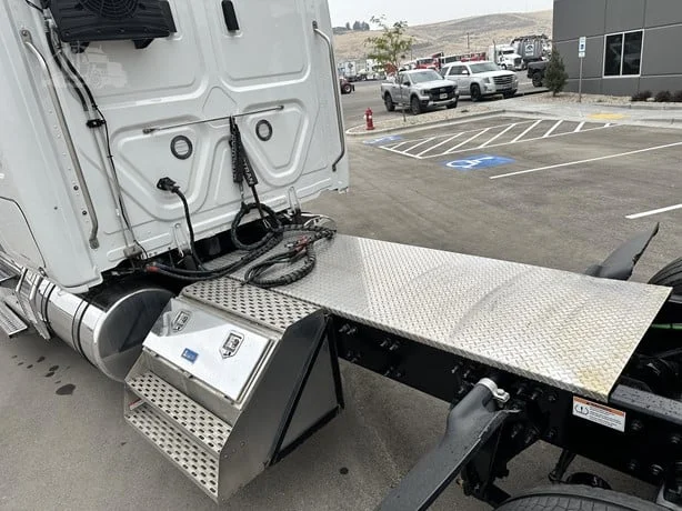 2025 Freightliner Cascadia in Boise, ID — photo 16