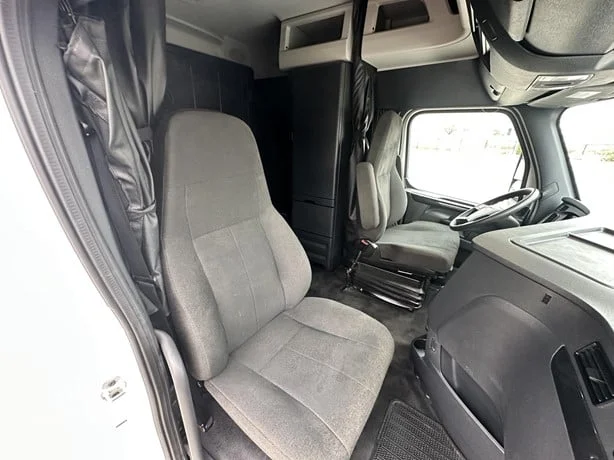 2025 Freightliner Cascadia in Boise, ID — photo 38