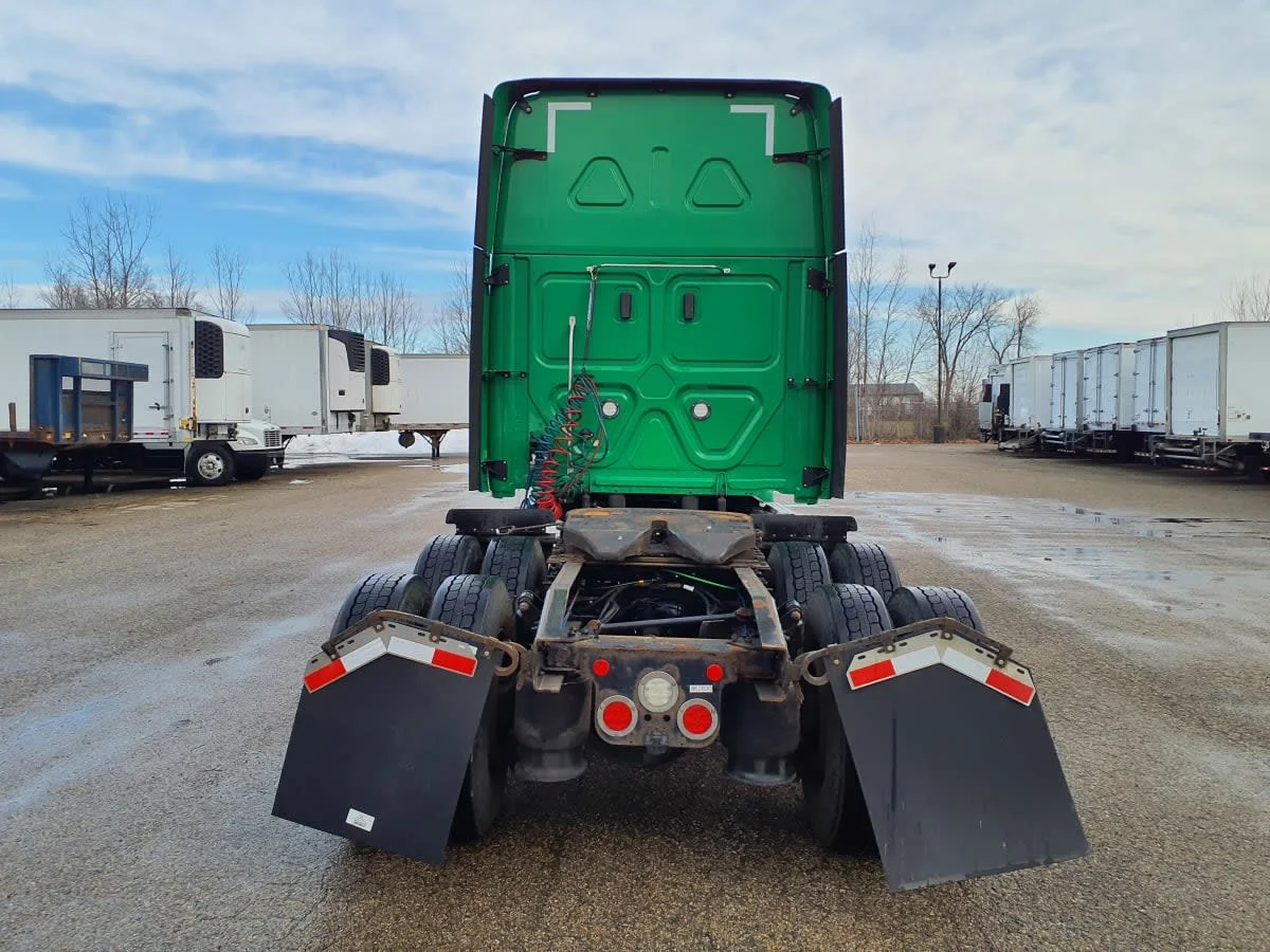 2019 Freightliner Cascadia in Wayland, MI — photo 5