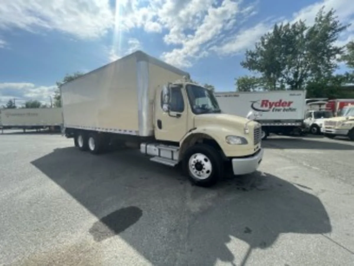 2017 Freightliner M2 106 - image 3