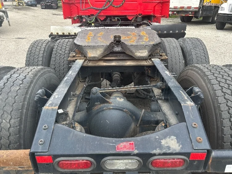 2022 Volvo VNL 300 in Kearny, NJ — photo 6