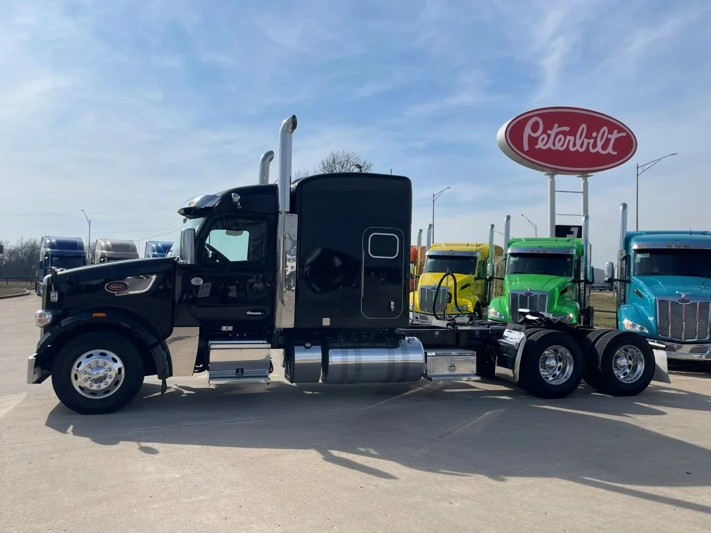 2023 Peterbilt 567 in Lowell, AR — photo 2