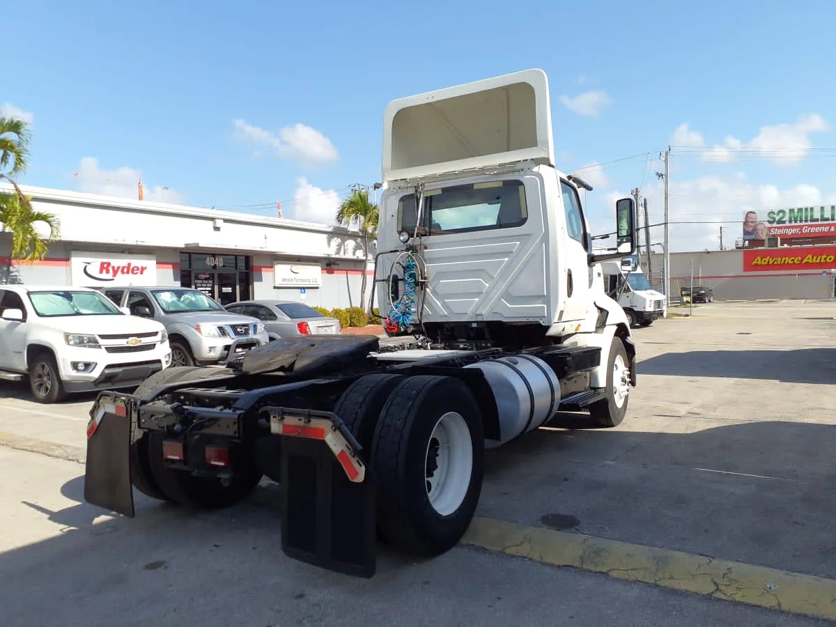 2019 International RH - image 4