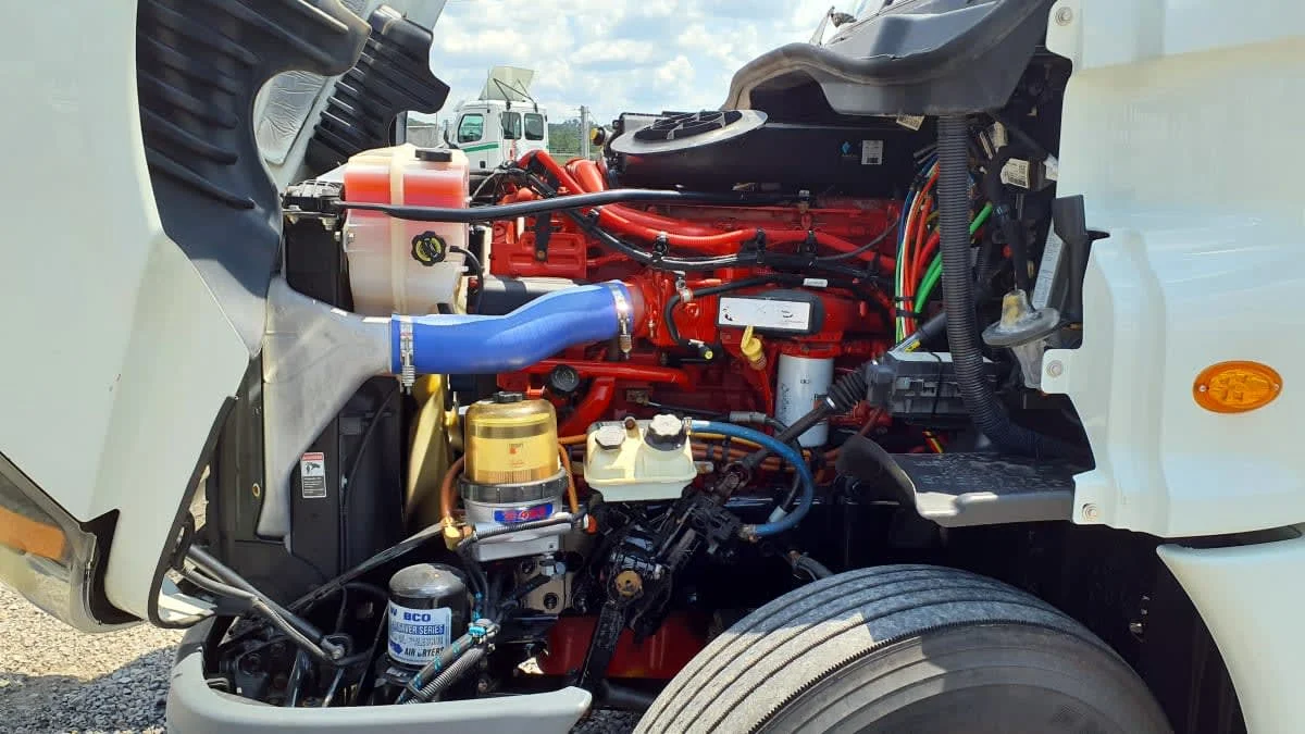 2020 Freightliner Cascadia in Birmingham, AL — photo 8
