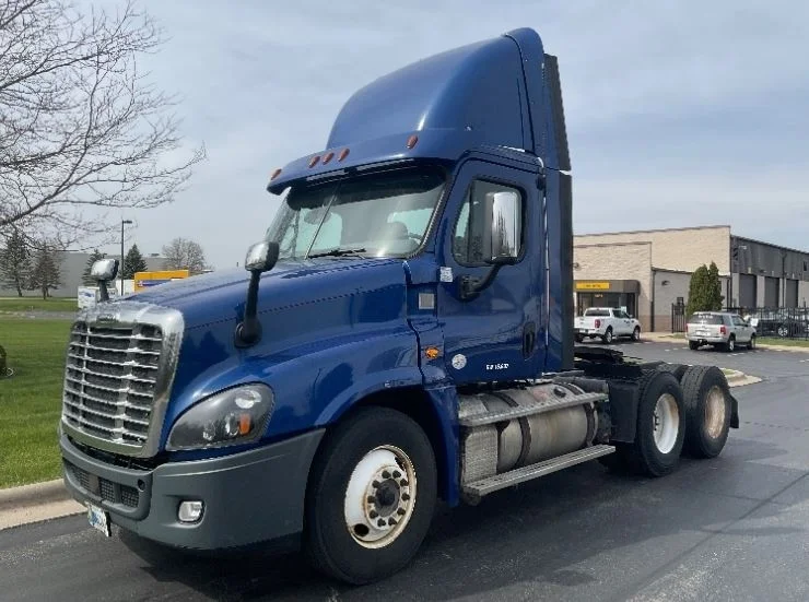 2018 Freightliner Cascadia in Milwaukee, WI — photo 3