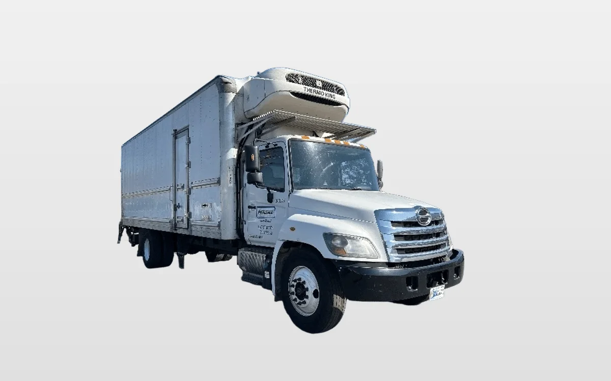 2020 Hino 268 - image 1