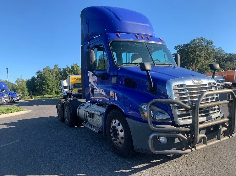2020 Freightliner Cascadia in Ocala, FL
