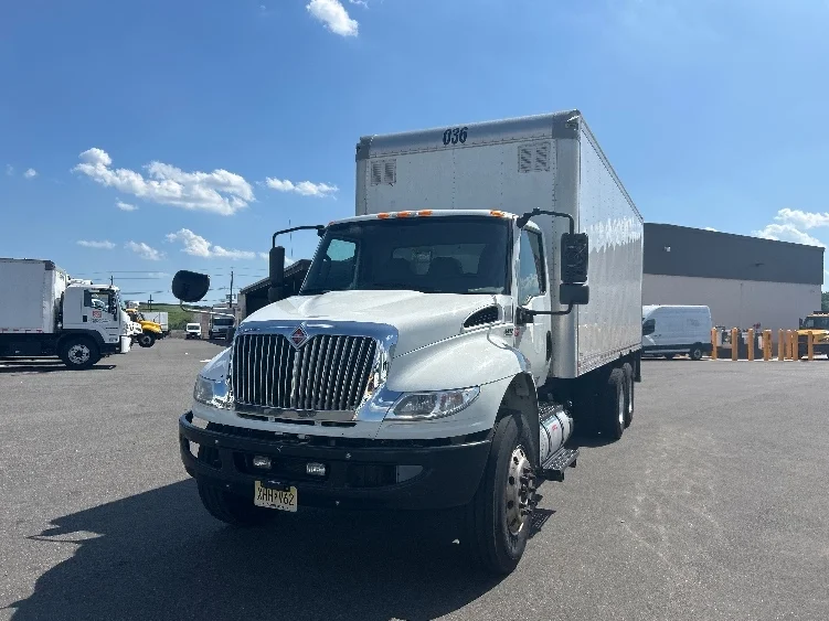 2020 International MV - image 3