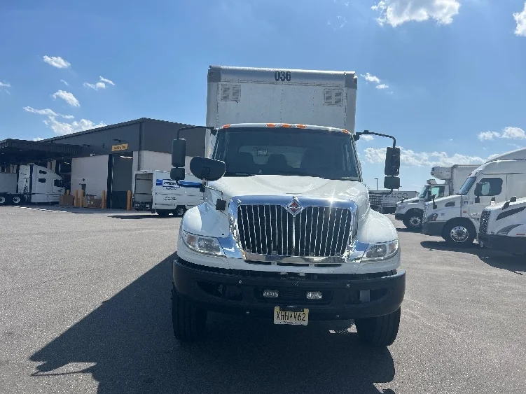 2020 International MV - image 2