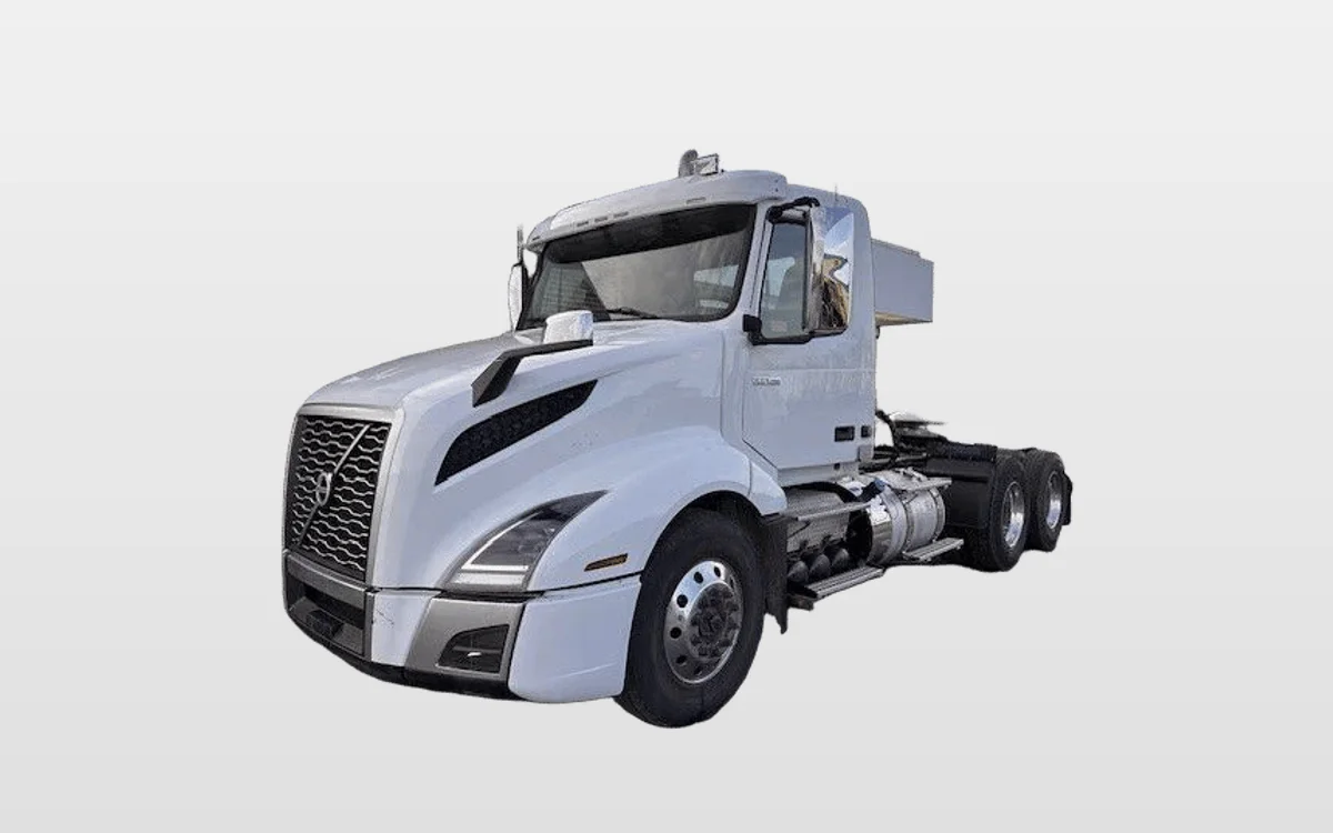 2021 Volvo - image 1